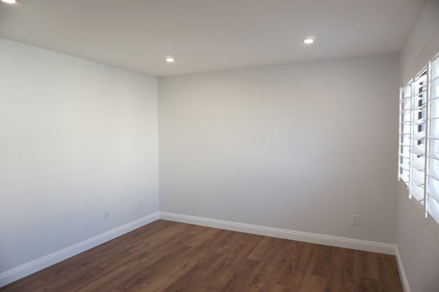 Building Photo - 12036 Shadow Ridge Way