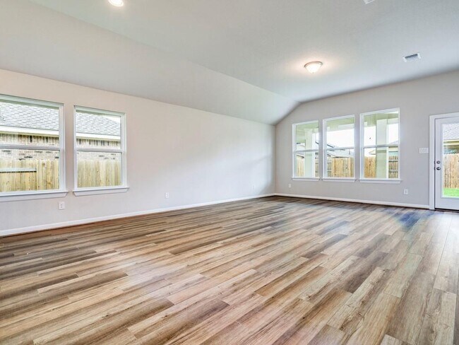 Building Photo - 270 Rimrock Ct