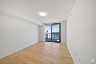 Building Photo - 2422