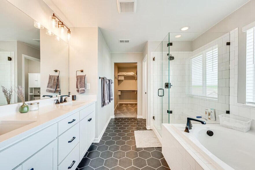 Building Photo - 778 S 10th St