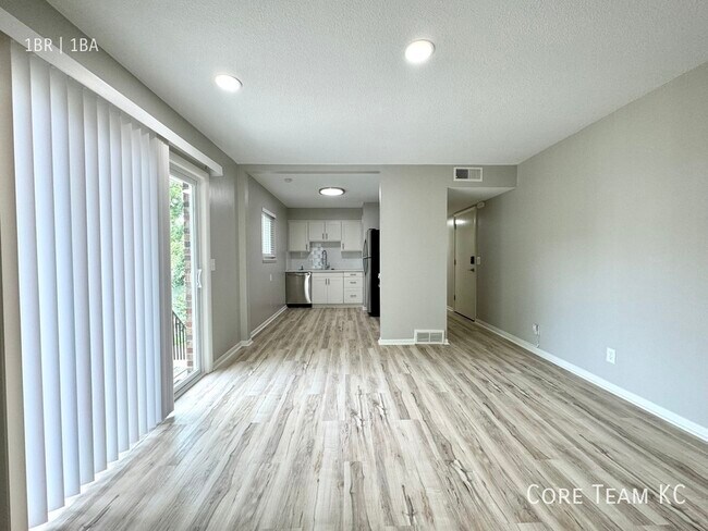 Building Photo - 1132 W 41st St