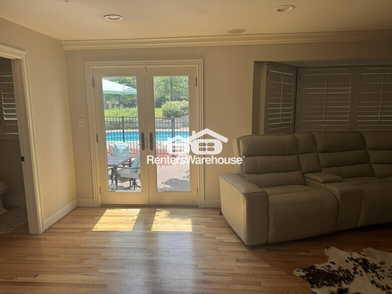 Building Photo - 2785 Sun Meadow Dr