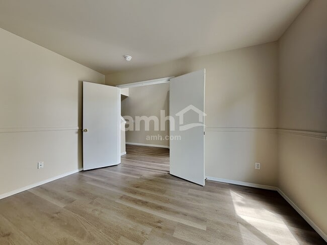 Building Photo - 13310 120th Ave E