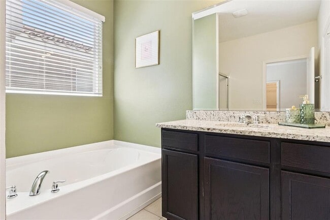 Building Photo - 5289 Oakbourne Ave