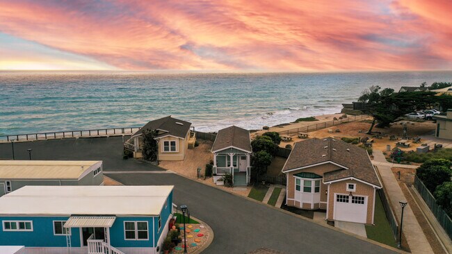 Building Photo - 428 4th Ave