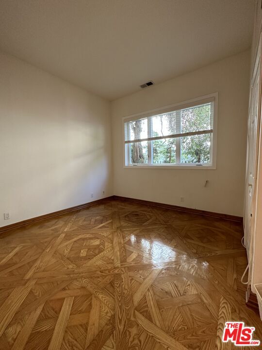 Building Photo - 623 Palisades Ave