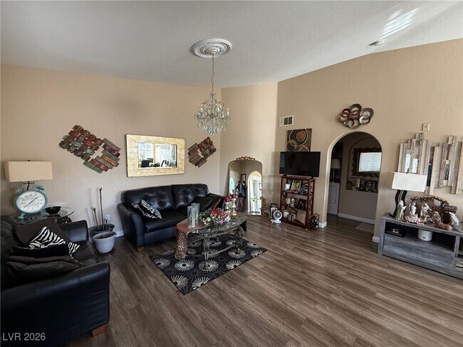 Building Photo - 401 Amber Pine St