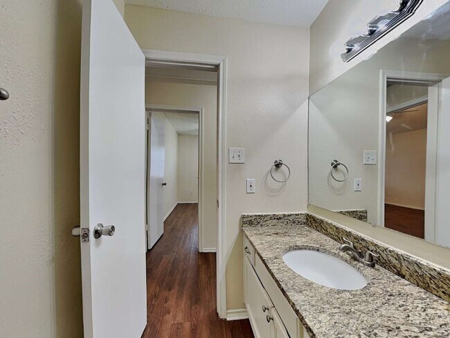 Building Photo - 3902 Mattingham Dr