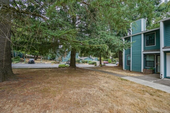 Building Photo - Fanno Creek Condo - Lovely Condo in Heart of Tigard