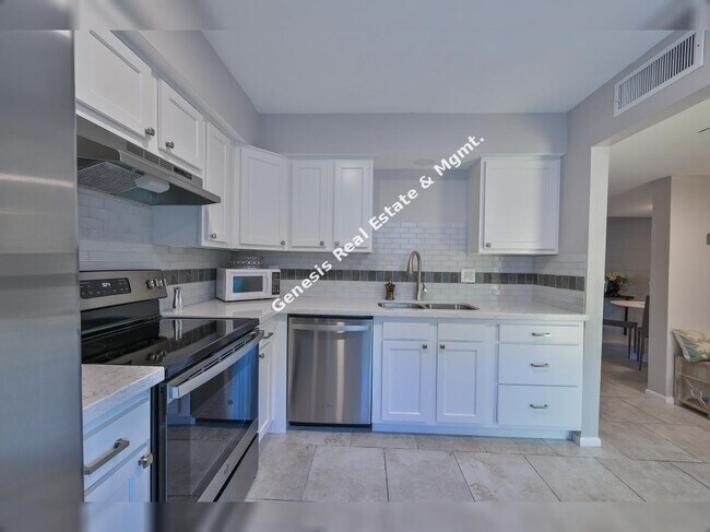 Building Photo - "Stylish 2-Bed Townhouse with Granite Touches & 2.5 Baths in Tucson – 1256 Sq Ft of Comfort!"