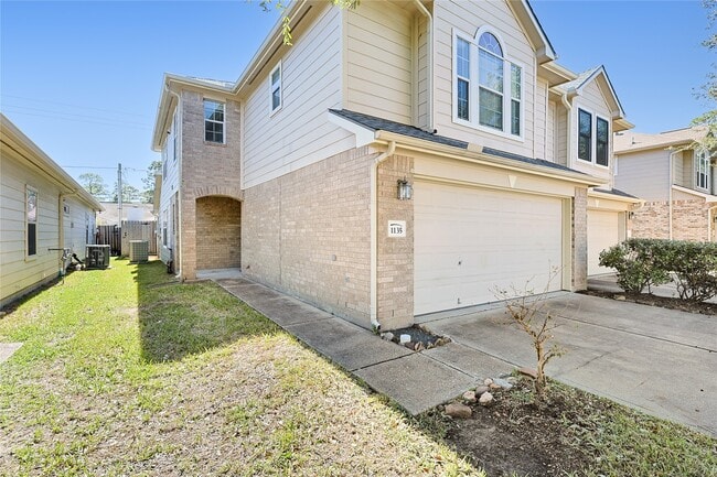 Building Photo - 1135 Eden Park Ln