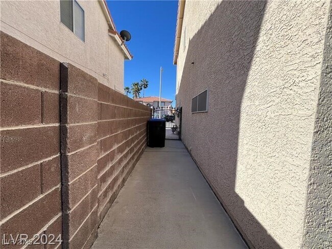 Building Photo - 1424 Lodgepole Dr