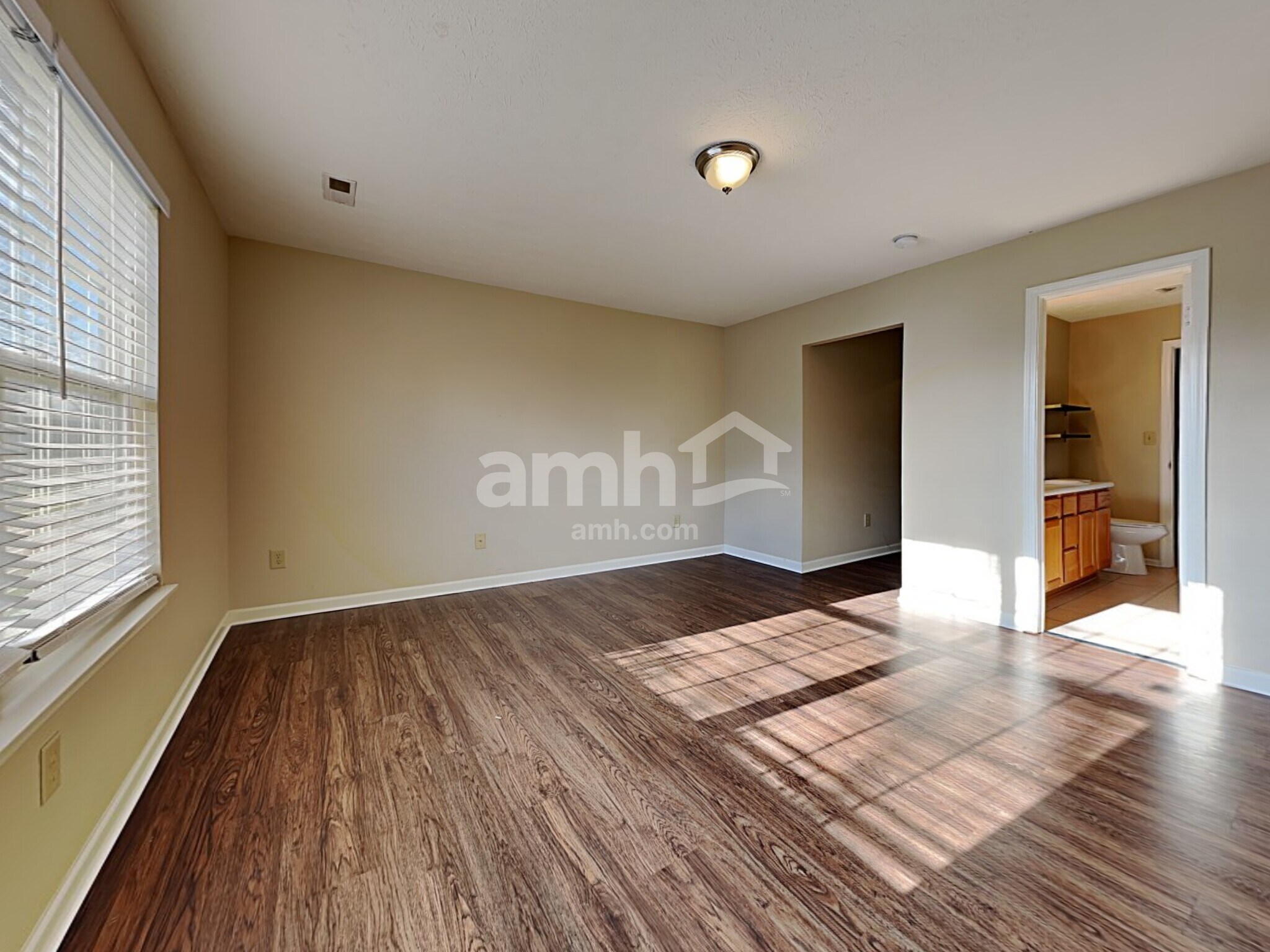 Building Photo - 16938 Maraschino Dr