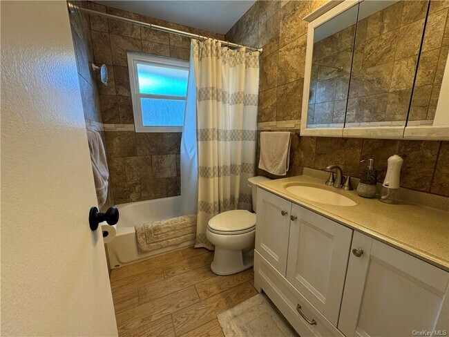 Building Photo - 12 Alpine Dr