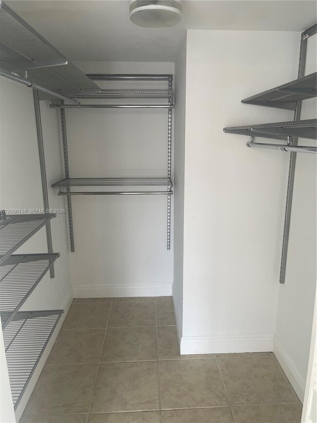 Building Photo - 1901 Brickell Ave