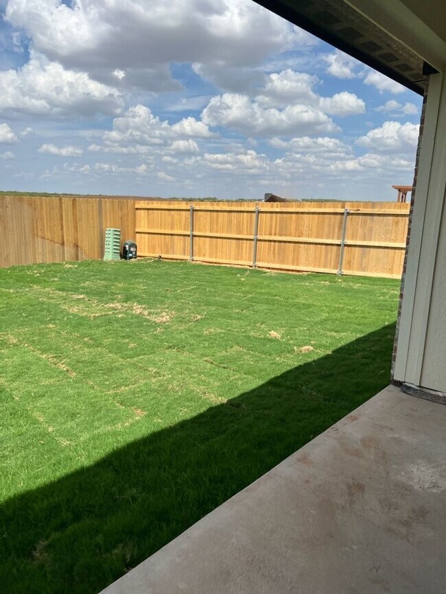 Building Photo - 2338 Old Ironsides Rd