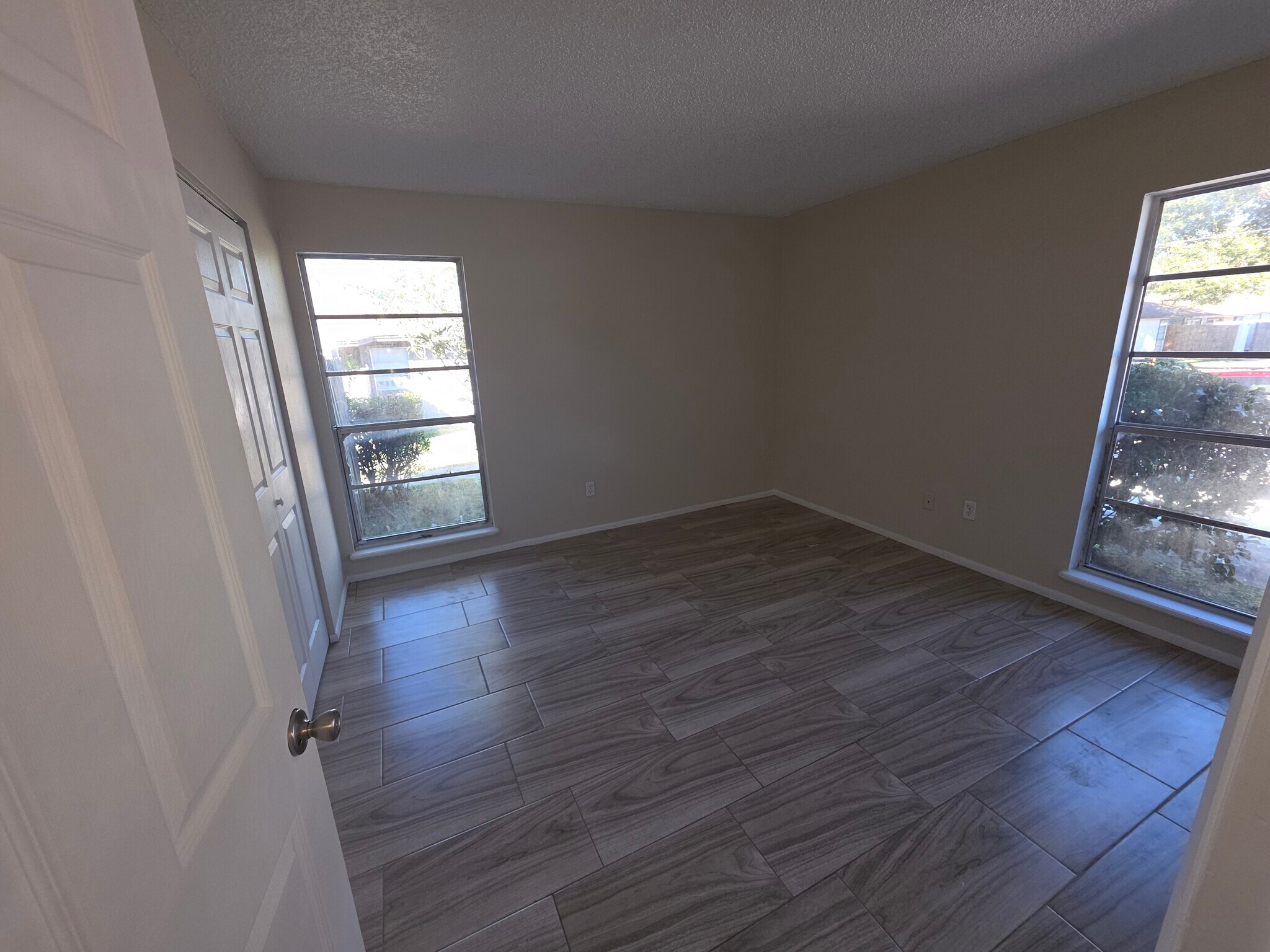 Building Photo - 5420 SE 30th Pl