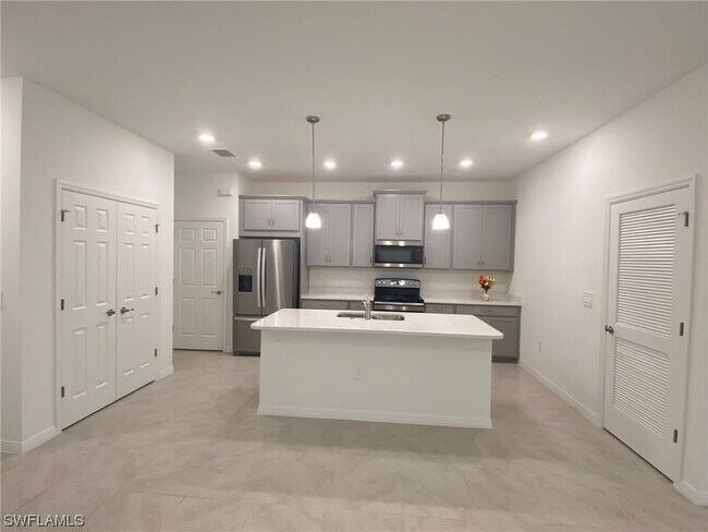 Building Photo - 4225 Bloomfield St