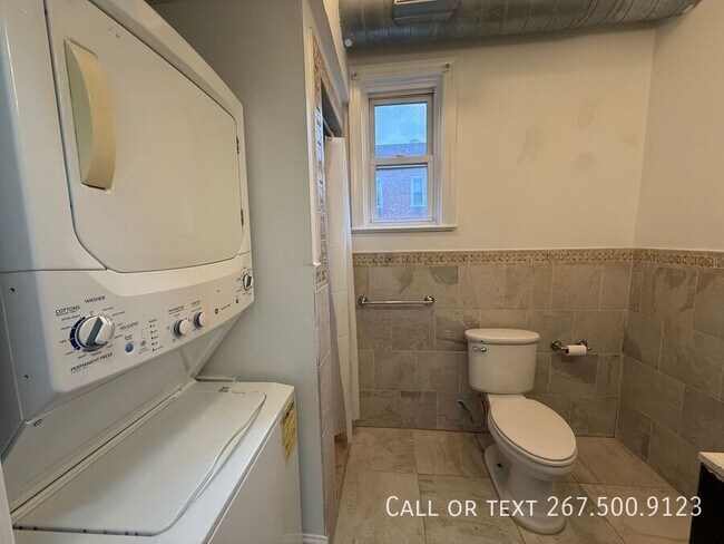 Building Photo - 211 S 45th St