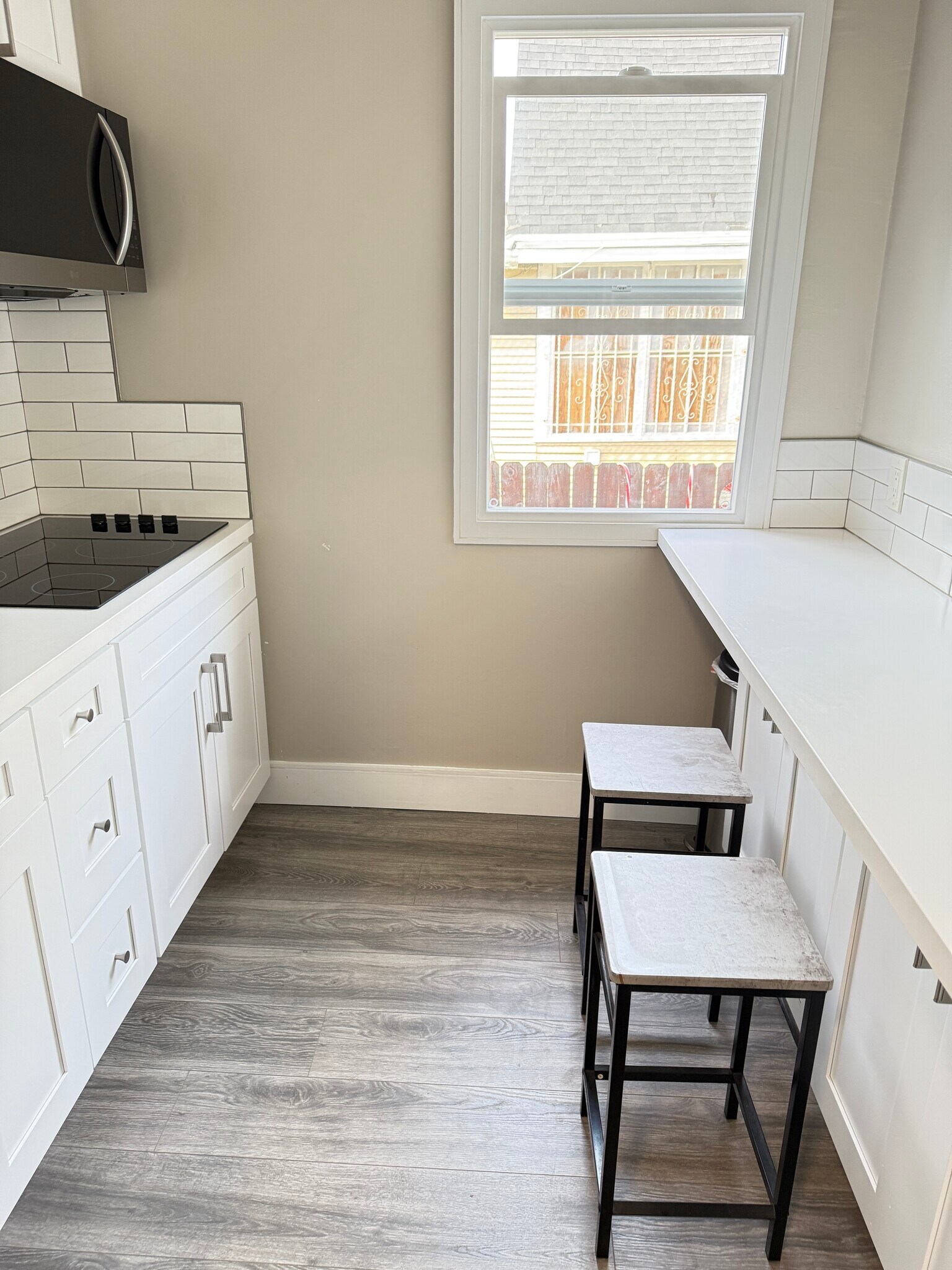 Building Photo - 1248 W 24th St