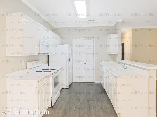 Building Photo - 3 br, 2 bath House - 6571 Mill Creek Circle