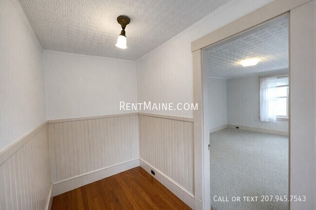 Building Photo - 148 Essex St