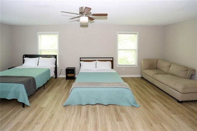 Building Photo - 7116 Blairs View Dr