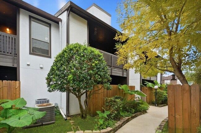 Building Photo - 2601 S Braeswood Blvd