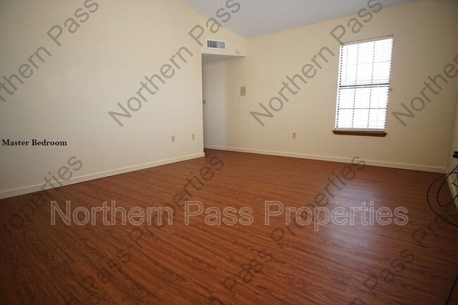 Building Photo - 11728 Bob Mitchell Dr