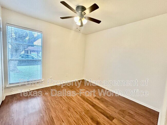 Building Photo - 1410 Birmingham Dr