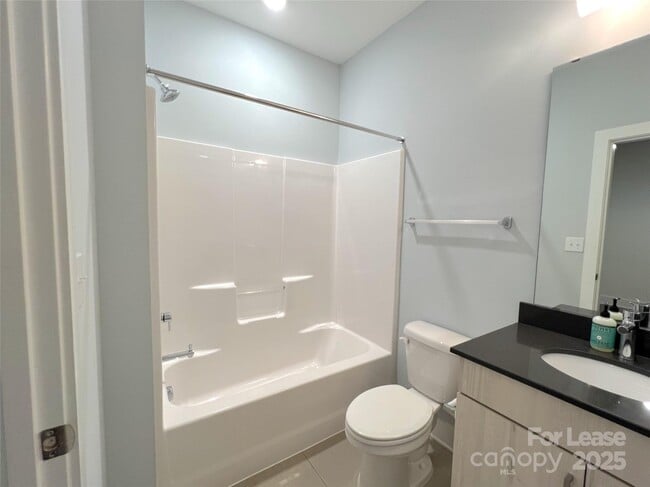 Building Photo - 211 Doggett St