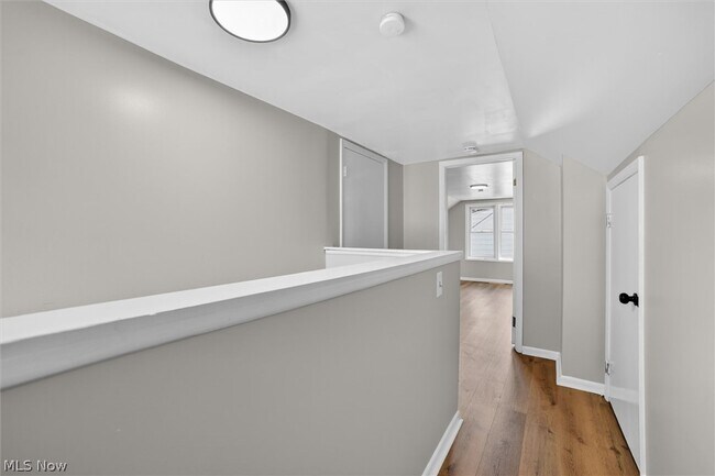 Building Photo - 13776 Shady Oak Blvd