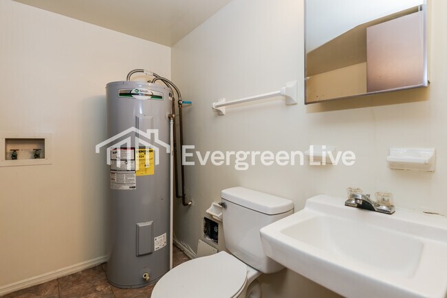 Building Photo - 7977 Mt Hood