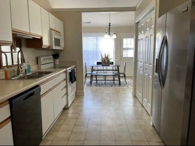 Building Photo - 3608 B Palmer Dr