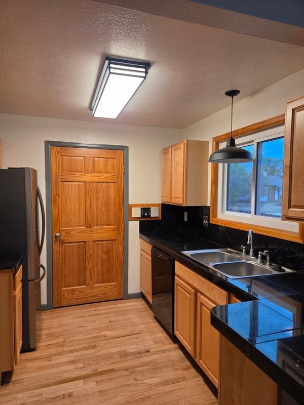 Building Photo - 11284 Forest Dr