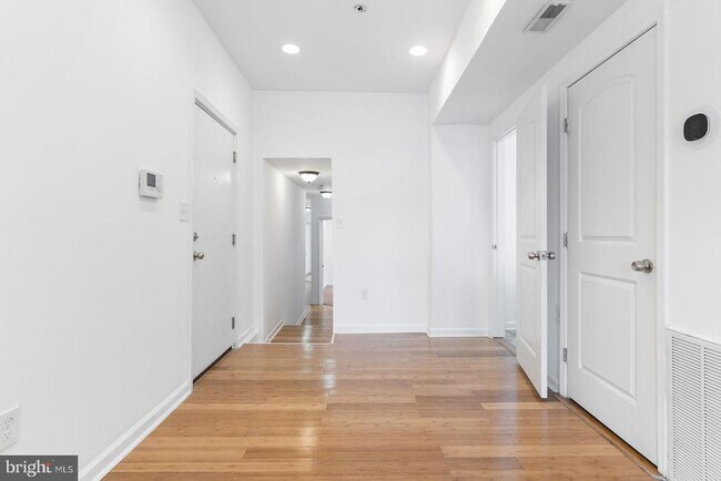 Building Photo - 227 E Girard Ave