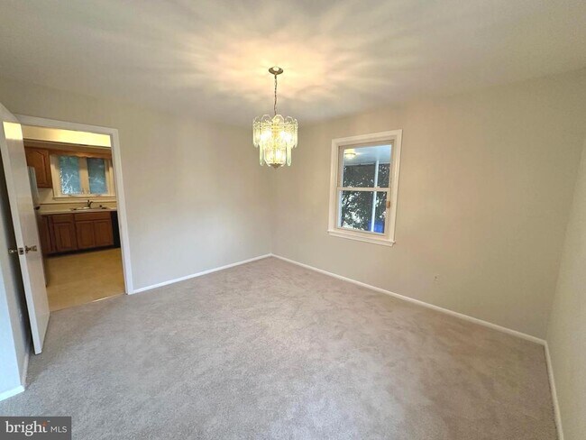 Building Photo - 4037 Olney Laytonsville Rd