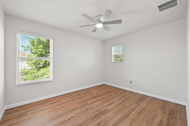 Building Photo - 351 Wincliff Dr