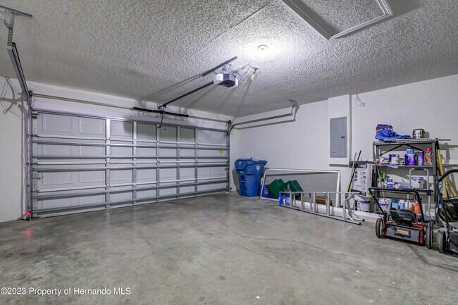 Building Photo - 6322 Grapewood Rd