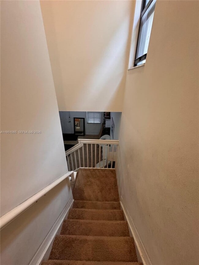 Building Photo - 772 NE 191st Ter