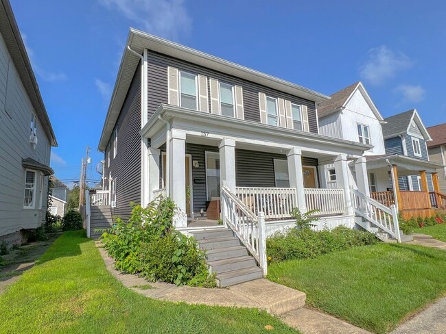 Primary Photo - Modernized 2nd Floor Apartment in Franklin...