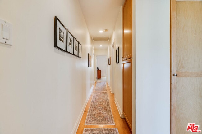 Building Photo - 200 S Wetherly Dr