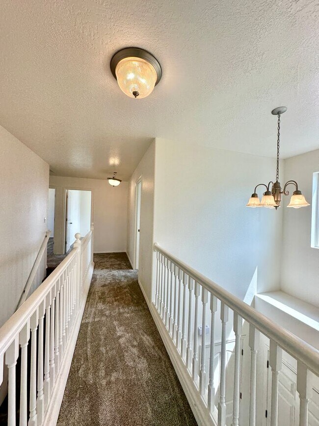 Building Photo - Newly Renovated Expansive Multi story 4 be...