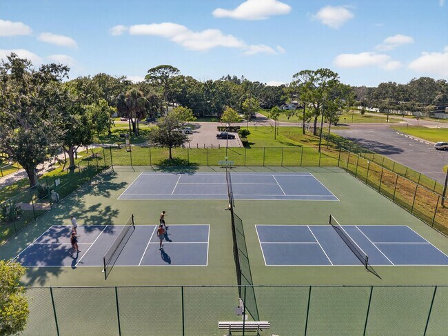 Building Photo - Fully Remodeled 3BR Home with Large Fenced Yard & New Deck