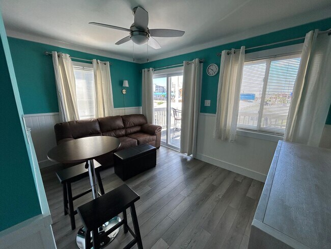 Building Photo - 302 Canal Dr