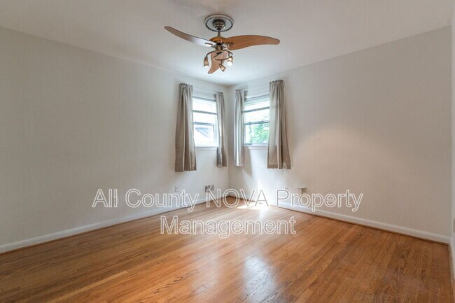 Building Photo - 4141 21st Rd N