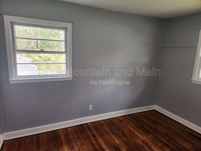 Building Photo - 16 Belvedere Rd