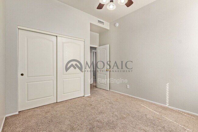 Building Photo - 1112 N Wade Dr