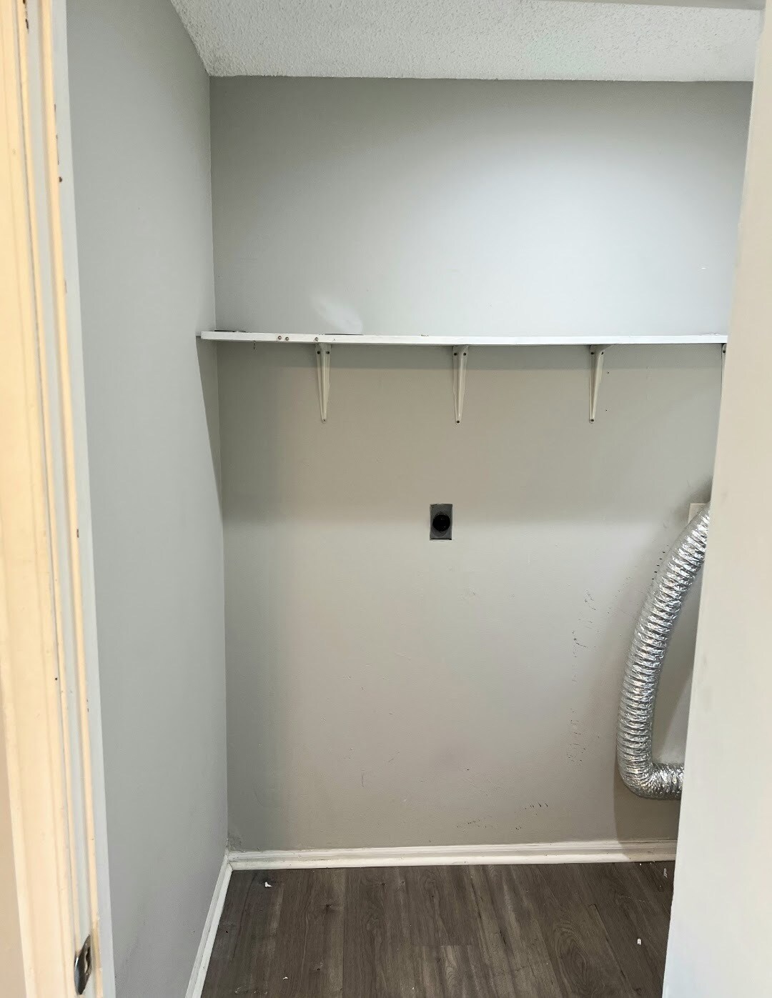 Building Photo - 800 NE Ball Dr