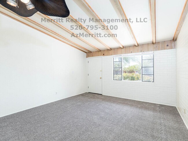 Building Photo - Perfect 3 bdrm 2 bath home in quiet centra...
